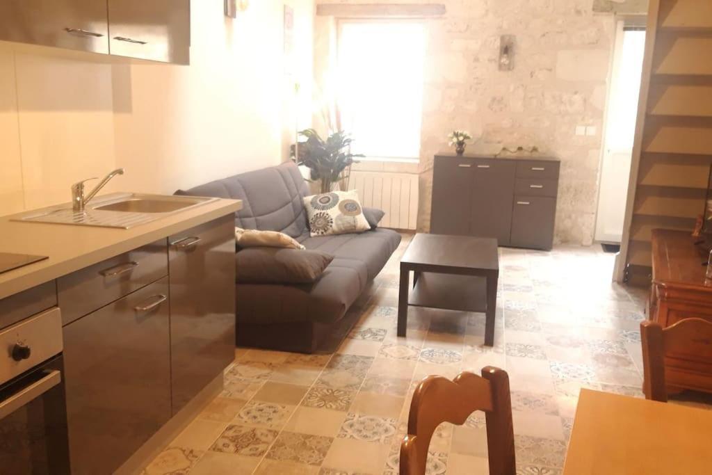 Logement Neuf Et Cosy Proche Centre Ville チノン エクステリア 写真