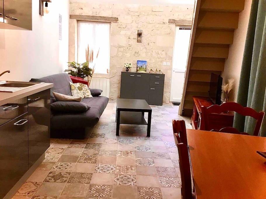 Logement Neuf Et Cosy Proche Centre Ville チノン エクステリア 写真